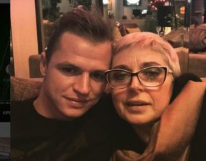 Дмитрий Тарасов с мамой Подробнее: http://www.uznayvse.ru/zvezdyi/82883.html